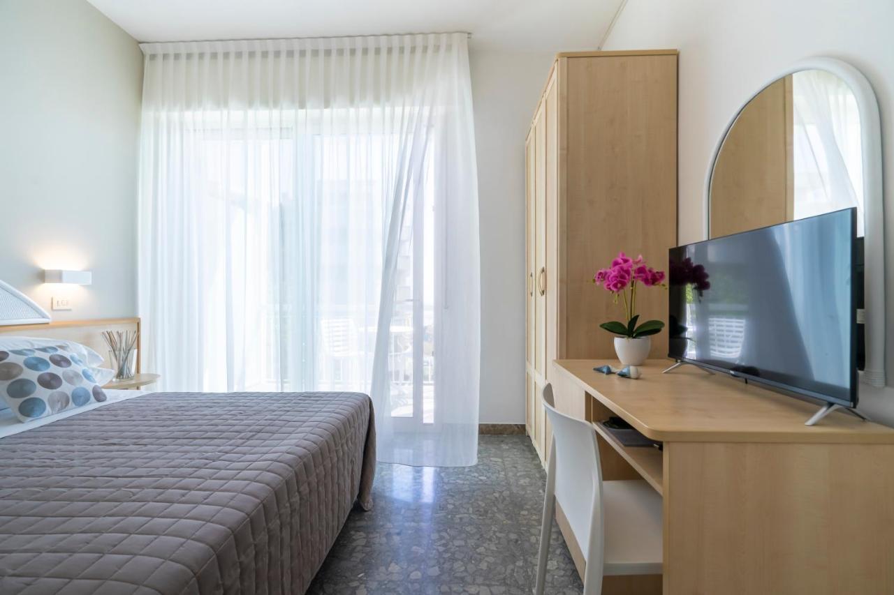 Hotel Constellation Rimini Eksteriør bilde