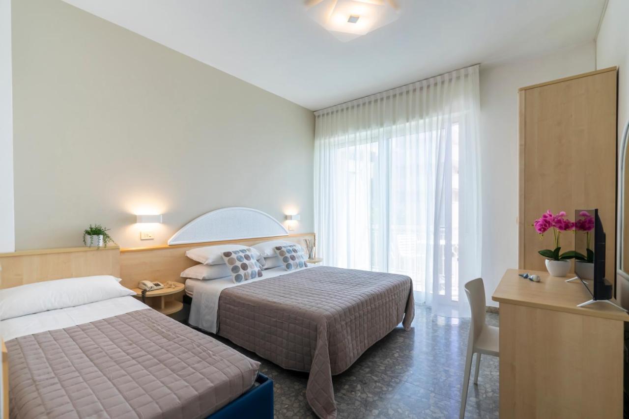 Hotel Constellation Rimini Eksteriør bilde