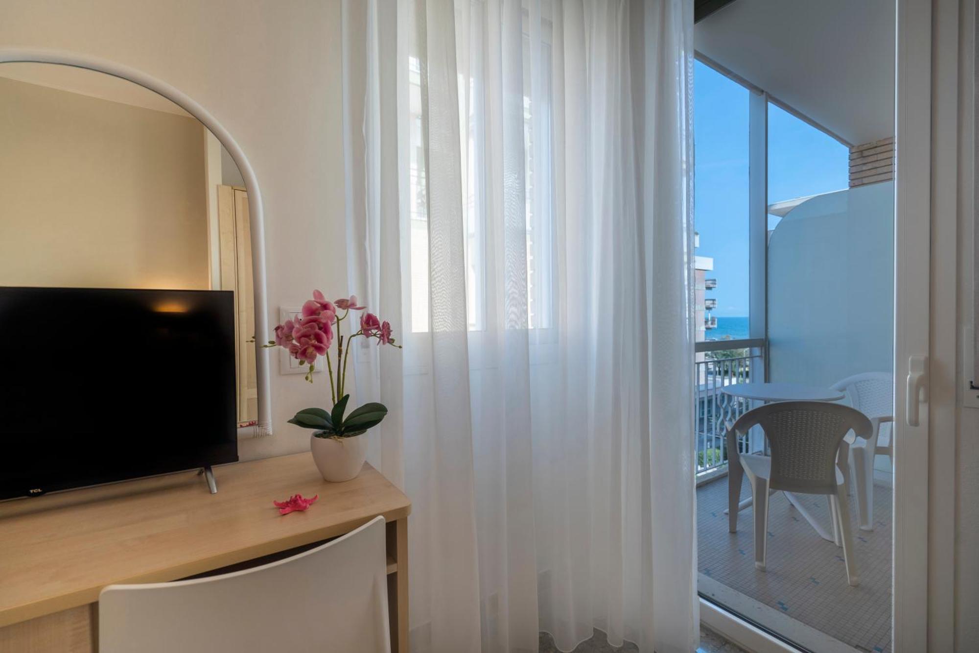 Hotel Constellation Rimini Eksteriør bilde